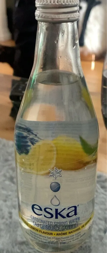 Eau de source gazéifié