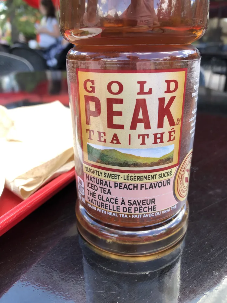 Slightly sweet natural flavour peach iced tea