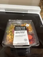 spicy chicken quinoa bowl