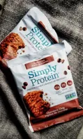 Simply Protein choclate chip cookie