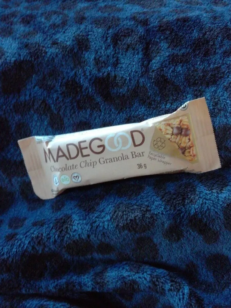 MadeGood chocolate chip granola bar