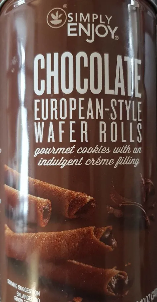 Chocolate european style wafer rolls