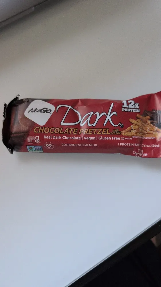 Dark Chocolate Pretzel with sea salt