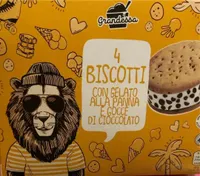 4 Biscotti con gelato panna e gocce di cioccolato
