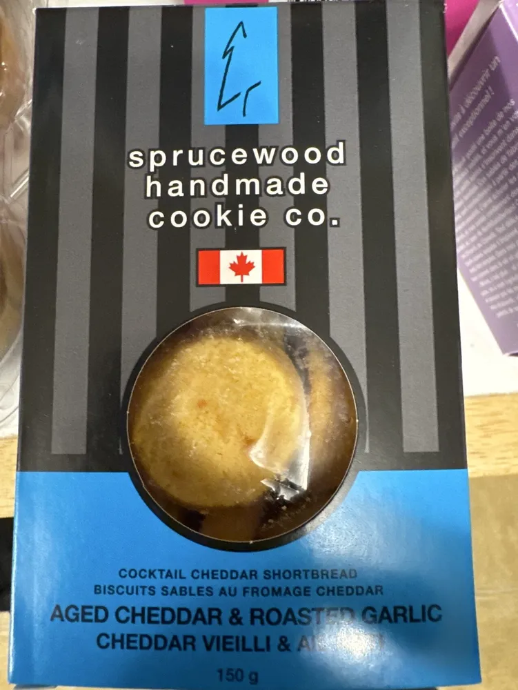 Aged Cheddar & Roasted Garlic Shortbread
