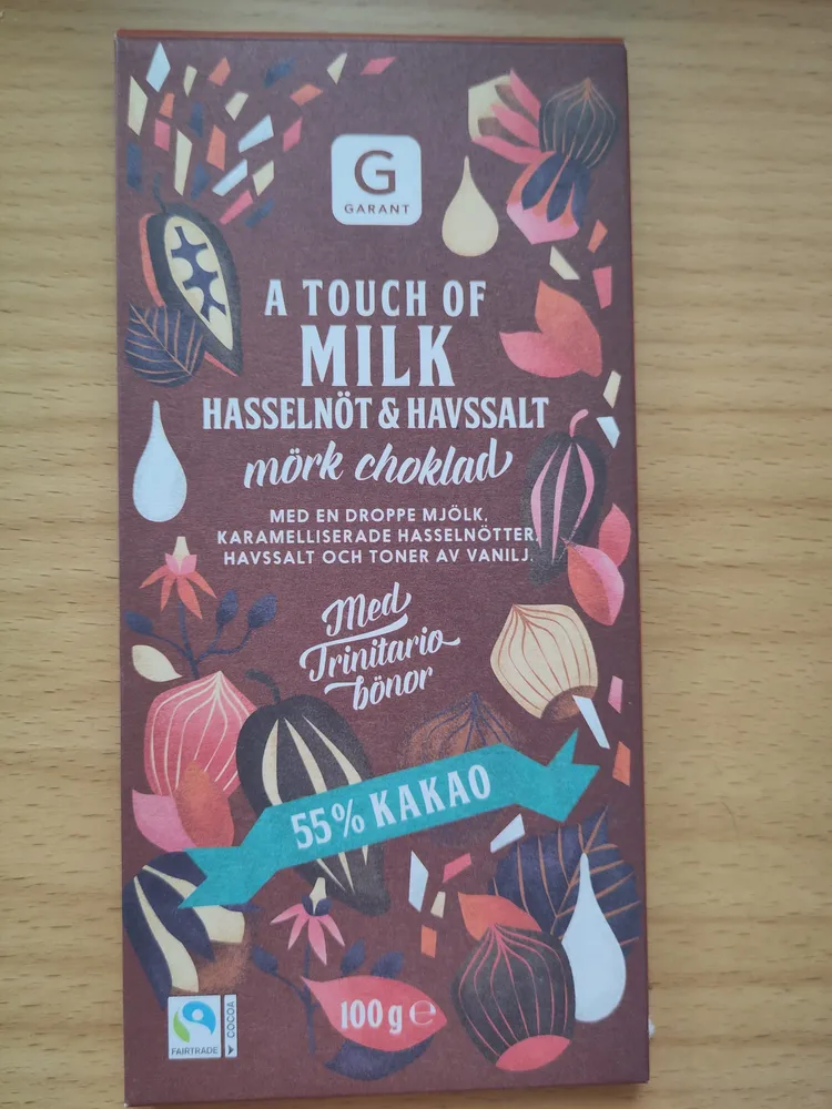 A Touch of Milk Hasselnöt & Havssalt Mörk Choklad