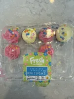 Chocolate & Vanilla Mini Cupcakes