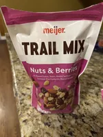 Trail mix nuts and berries