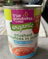 Crushed tomatoes in puree
