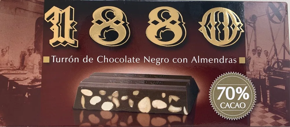 Turrón chocolate negro con almendras