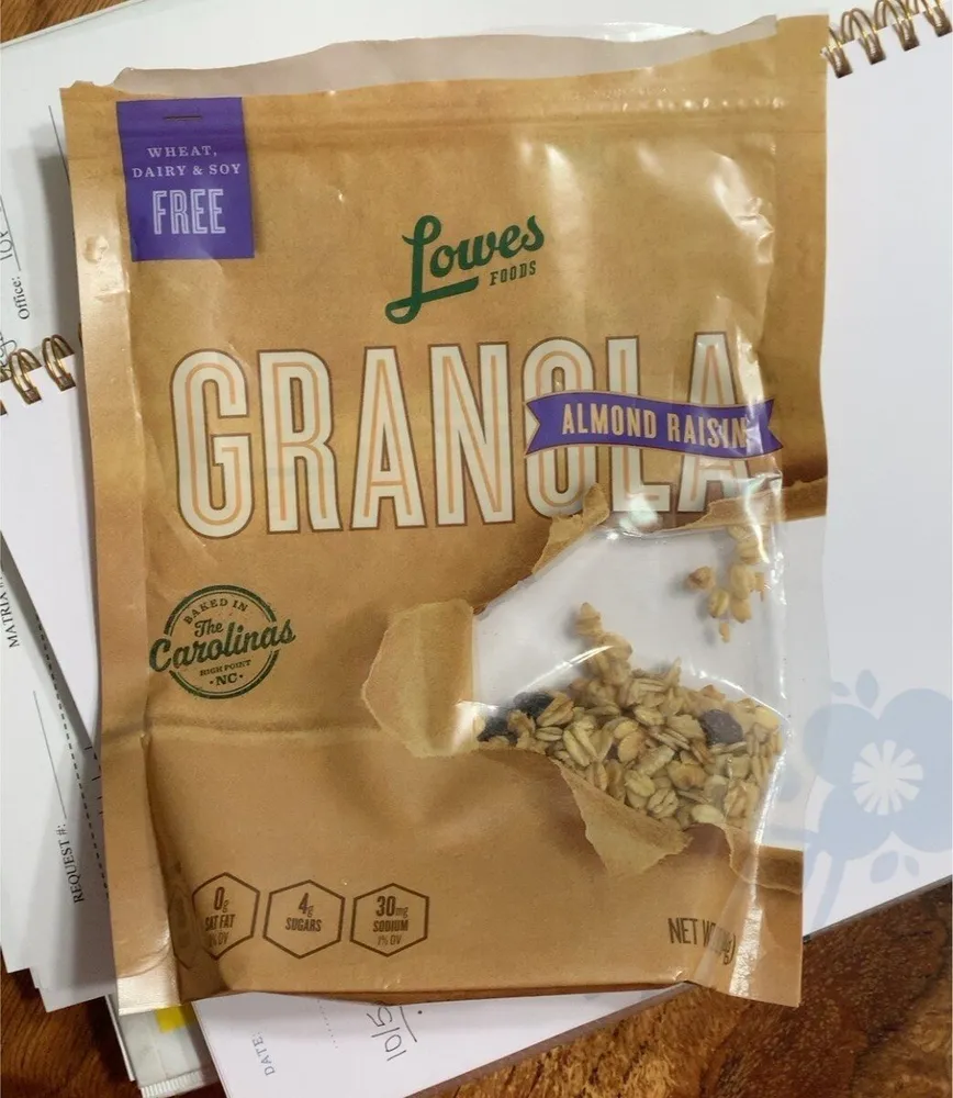 Granola almond raisin