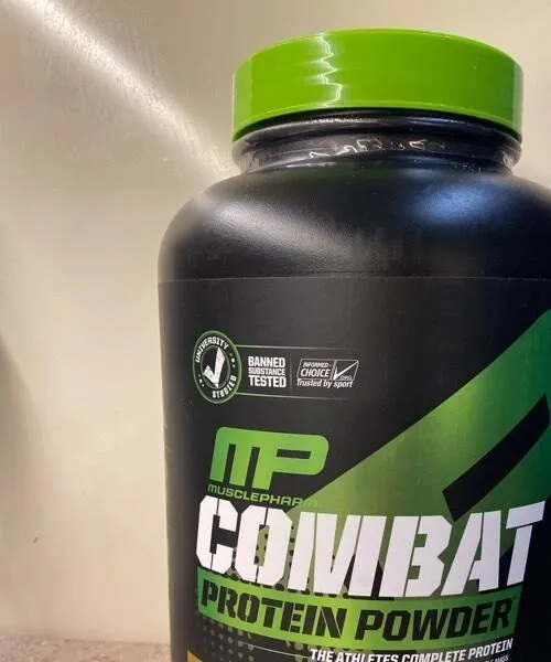 MP.  Combat   Banana cream protein powder