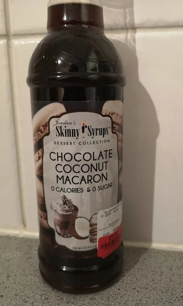 Chocolate coconut macaron