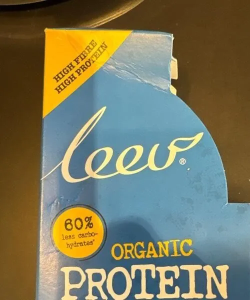 Organic protein crackers