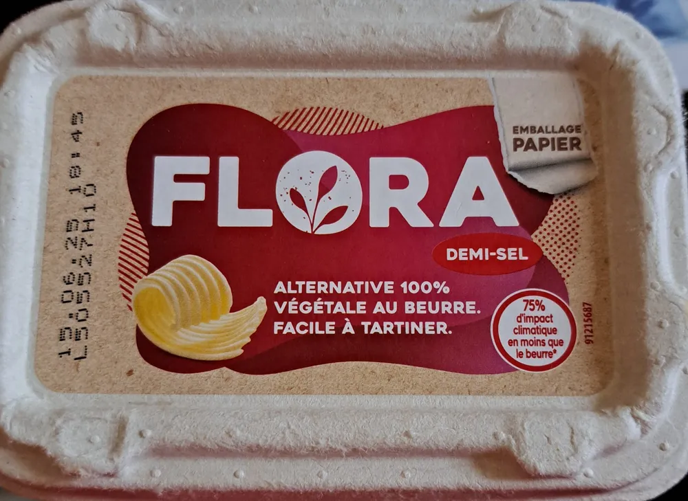 ALTERNATIVE 100% VÉGÉTALE AU BEURRE. FACILE À TARTINER.