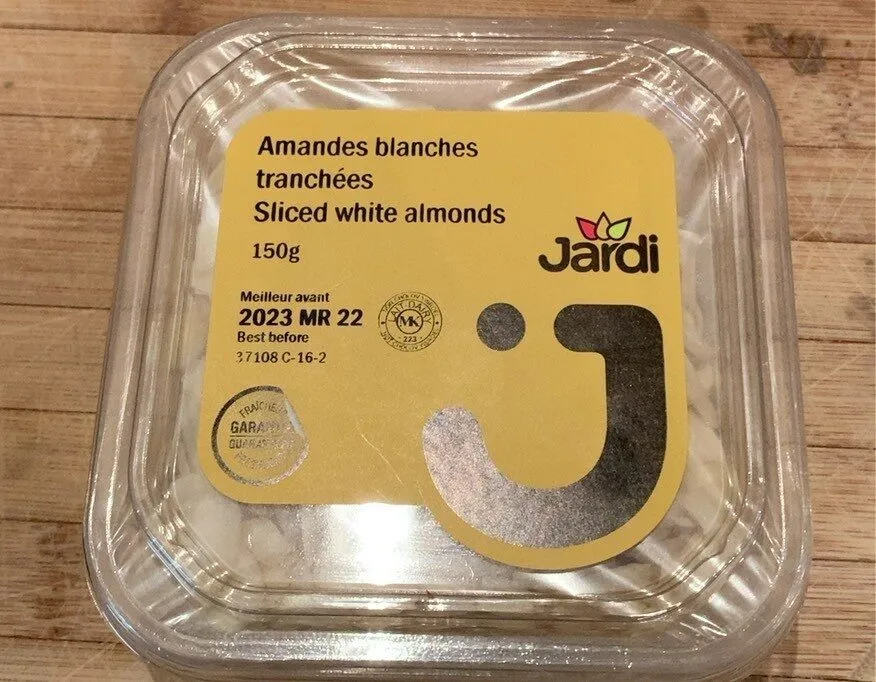 Sliced white almonds