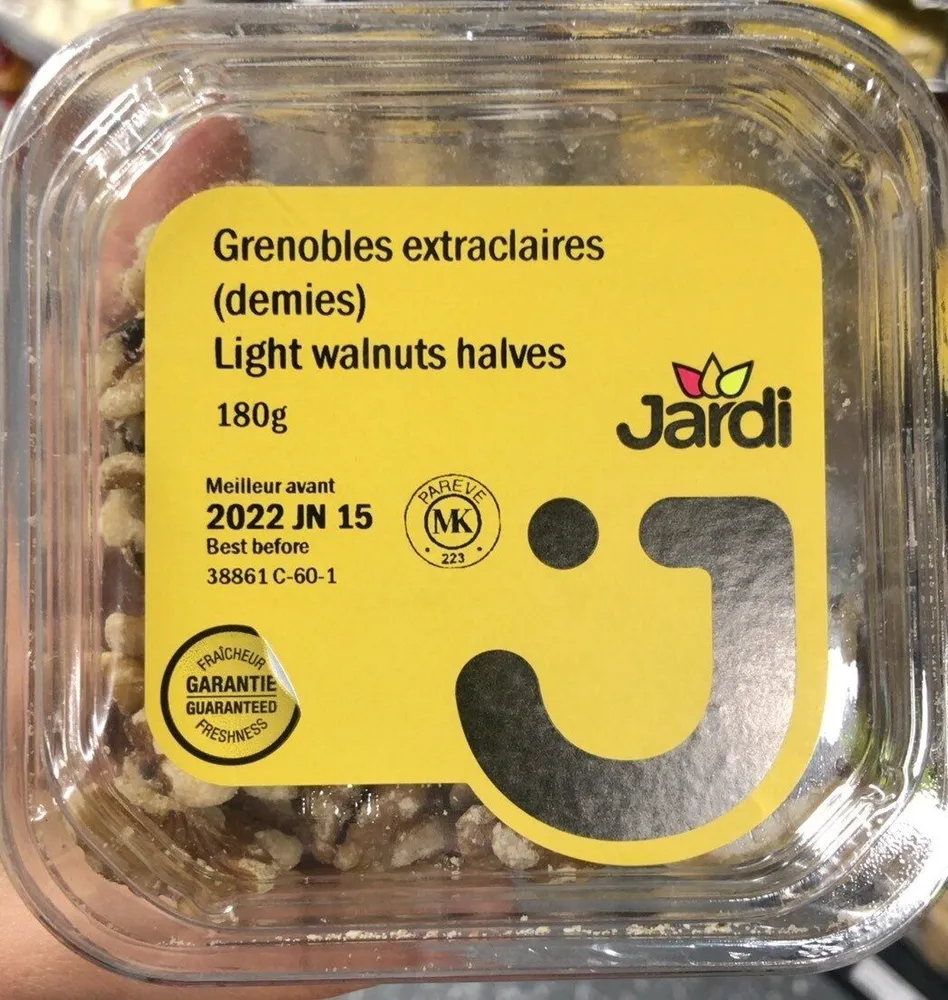 Light walnuts halves