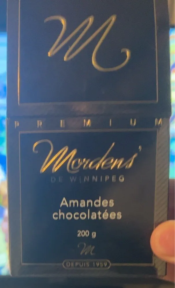 Choclate almonds