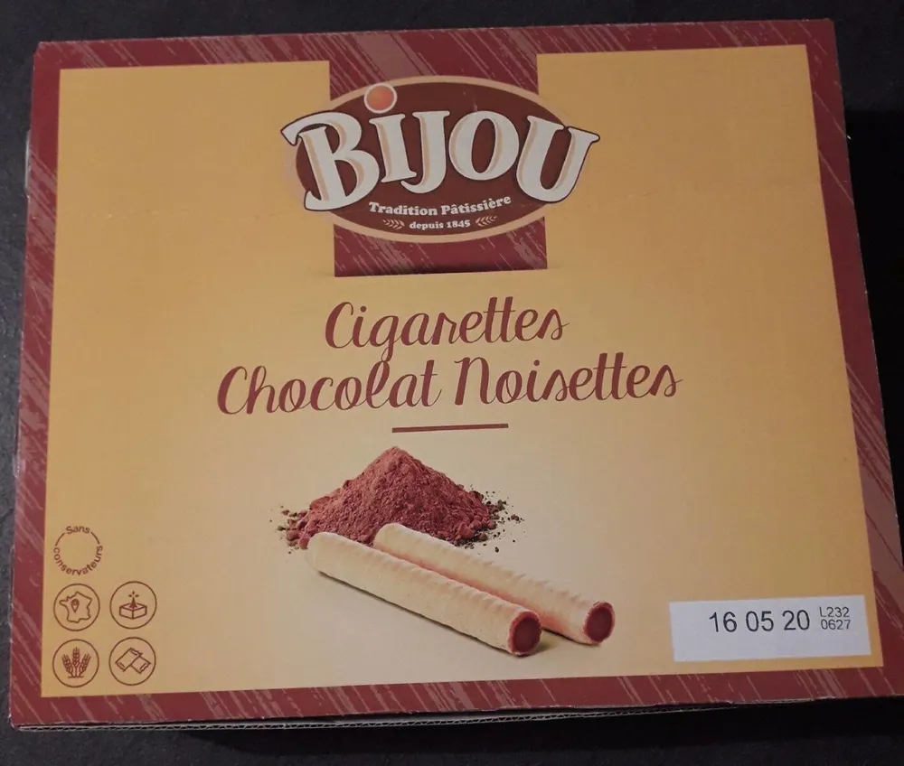 Cigarettes chocolat noisettes