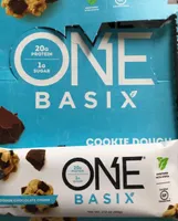 Cookie dough chocolate chunk flavored protein bar