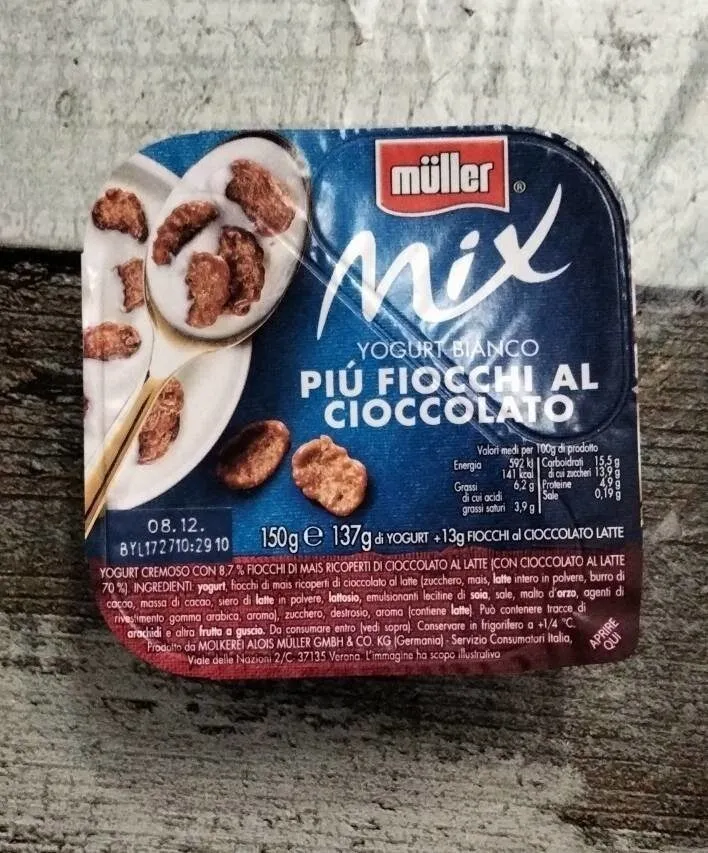 yogurt bianco più fiocchi al cioccolato