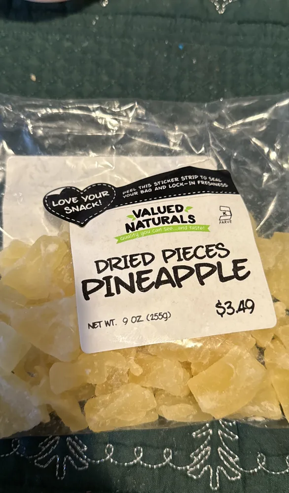 Dried pineapples