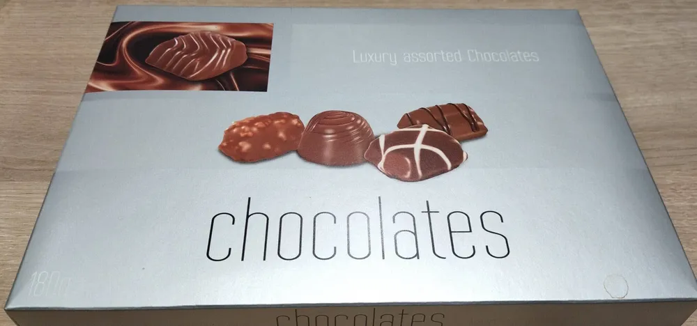 www Chocolates ww LUXURY ASSORTED 1800 www SS M