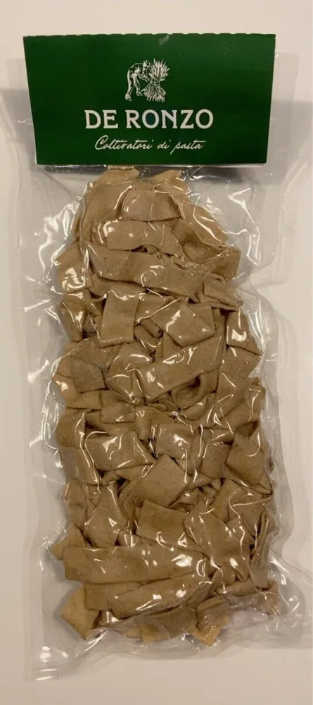 Tria fatta a mano con grano macinato a pietra