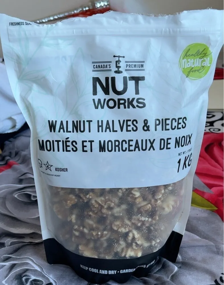 Walnuts Halves and Pieces