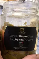 Cracked green olives