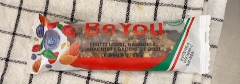 Barretta frutti rossi, mandorle, arachidi e bacche di goji