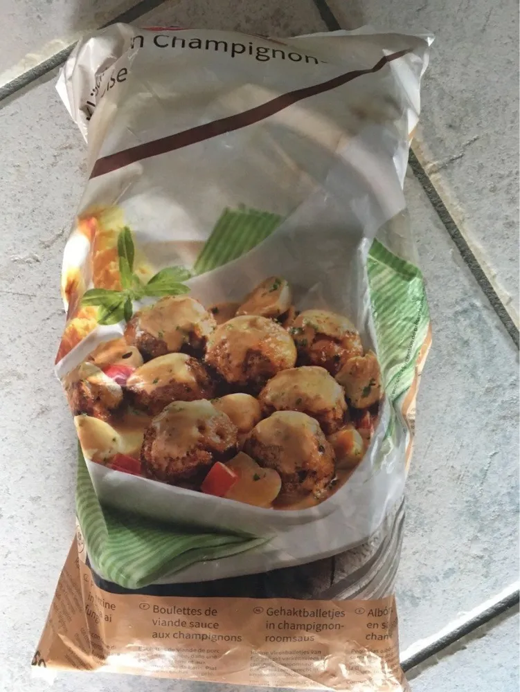 Klößchen In Champignon- Rahmsoße