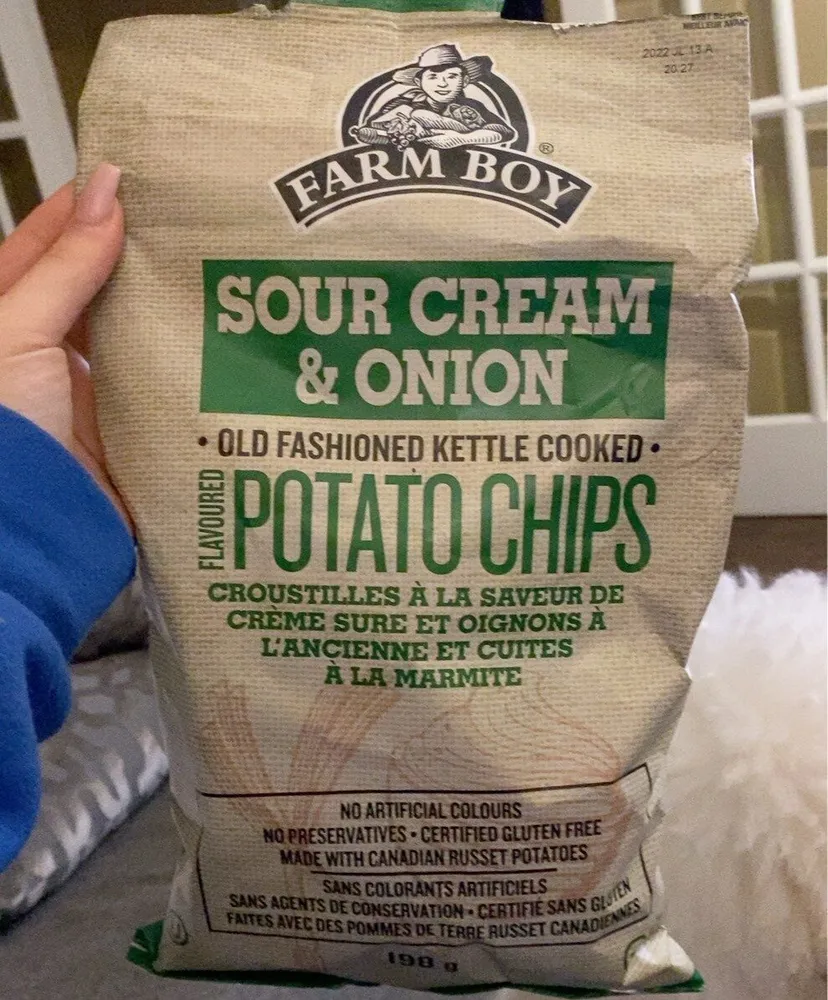 Sour cream and onion potato chips