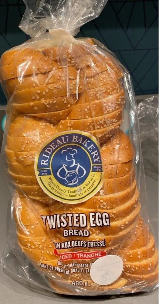 Teisted egg bread