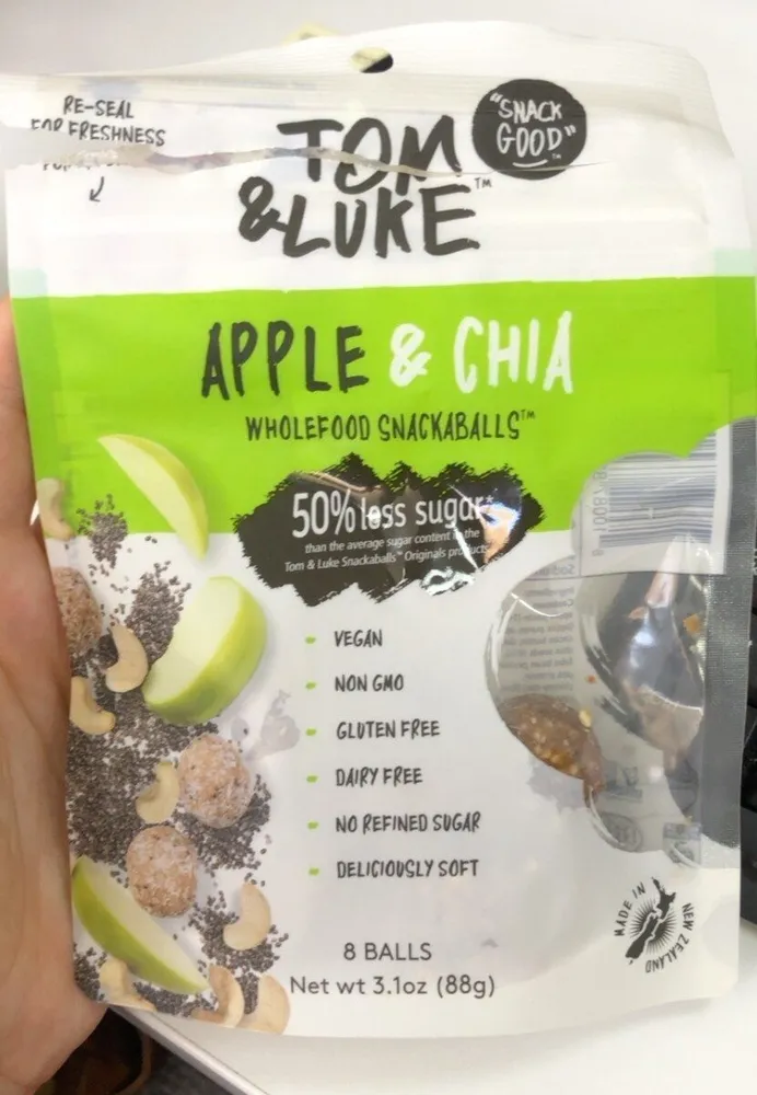 Apple and chia snackballs
