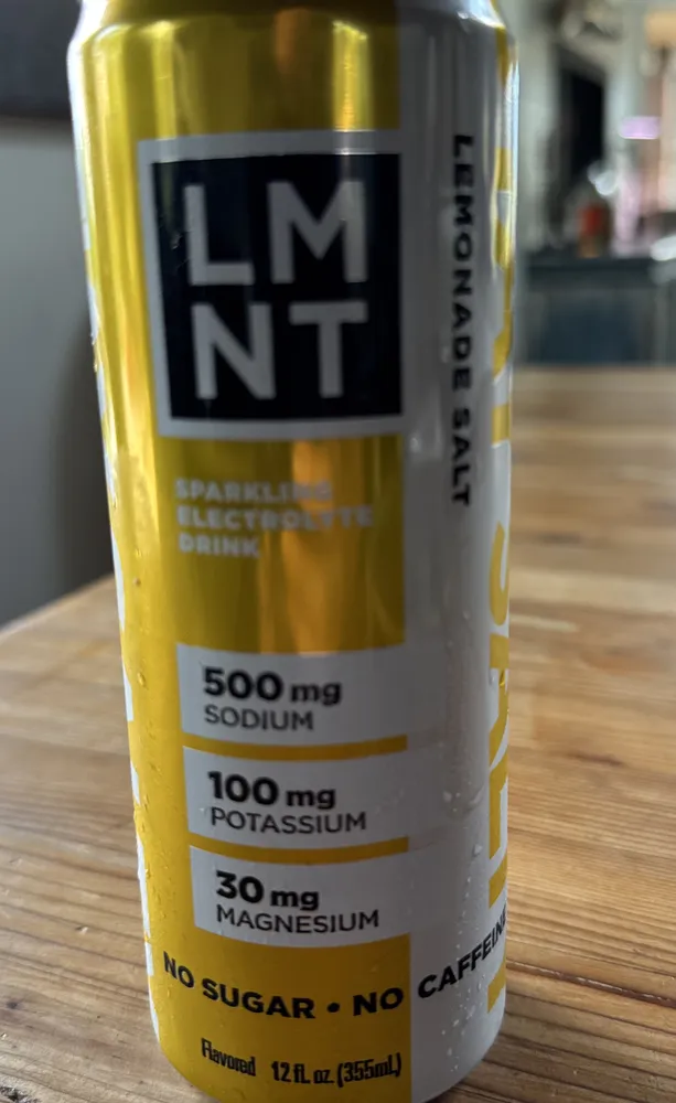 Sparkling electrolyte drink