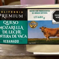 Queso mozarella de leche entera de vaca rebanado