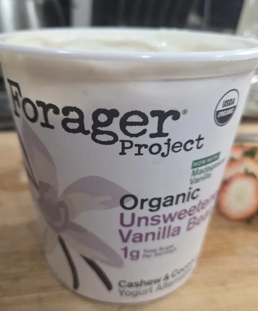 Organic plant based cashewmilk yogurt