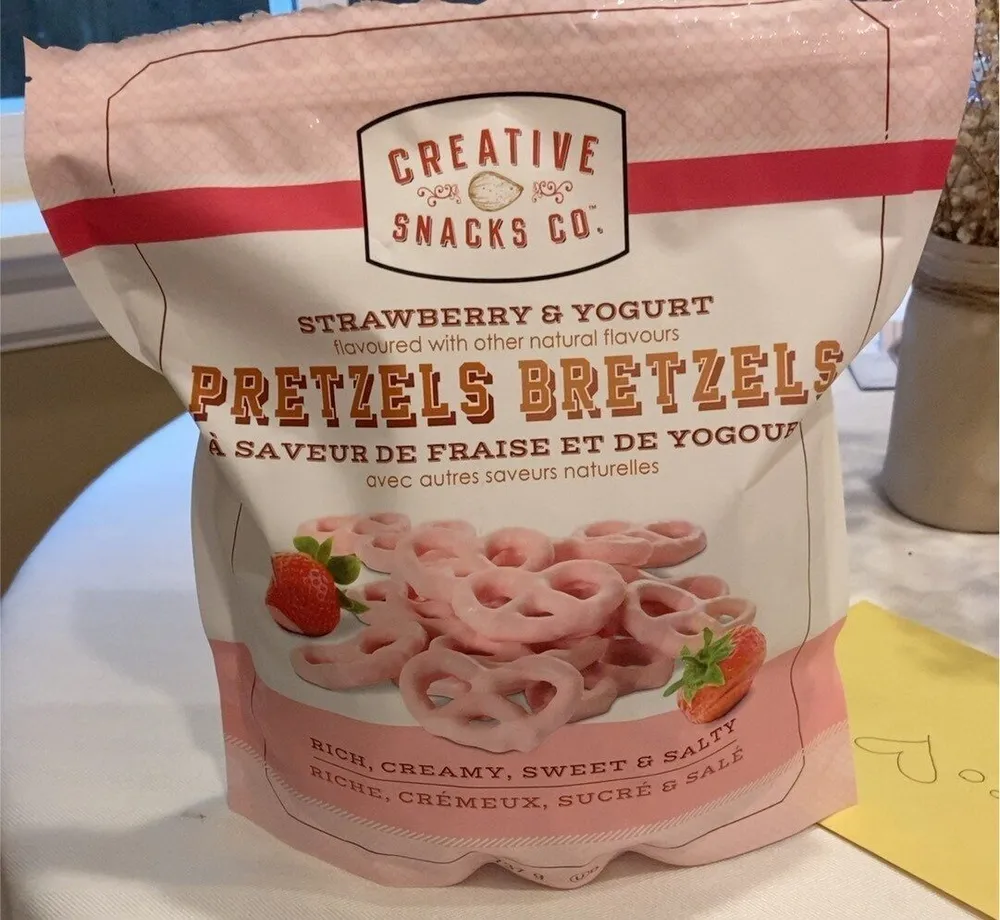 Strawberrry & yogurt pretzels