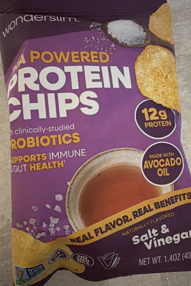 Pea protein chips