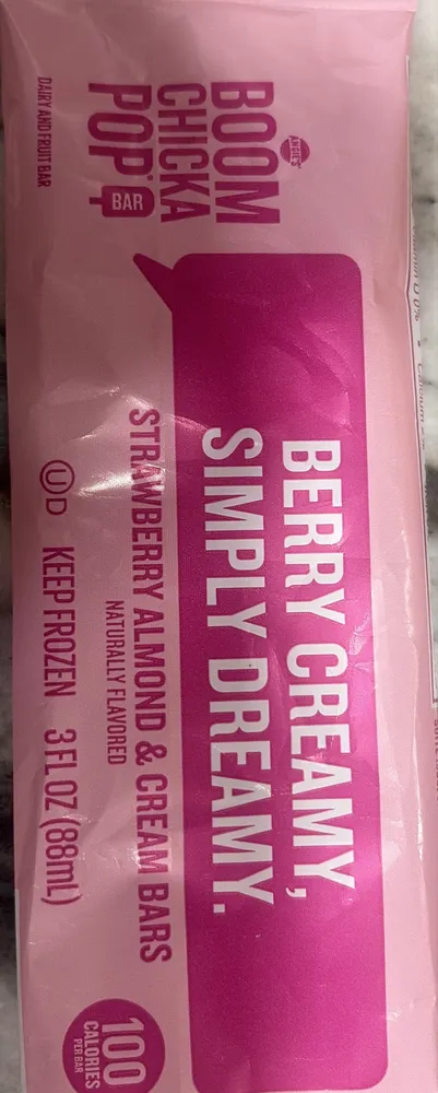 STRAWBERRY ALMOND & CREAM BARS