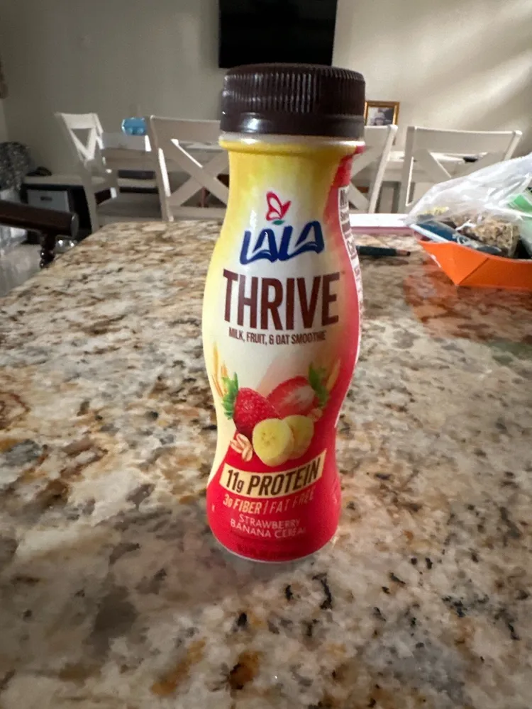 Drinkable yogurt smoothie with probiotics of