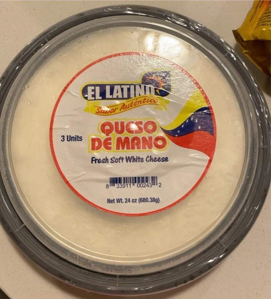 Queso de mano fresh aoft white cheese