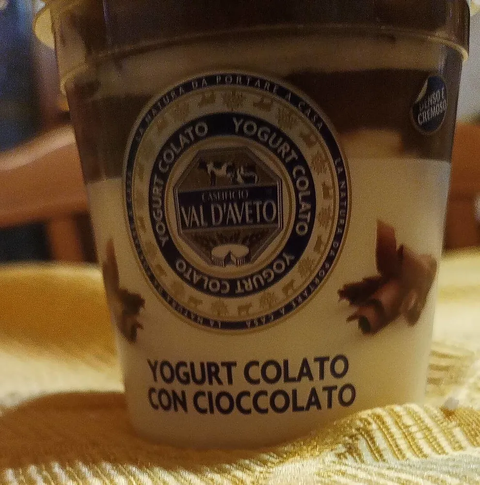 Yogurt colato con cioccolato