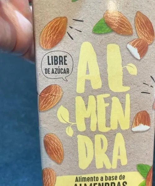 Alimento a base de almendras