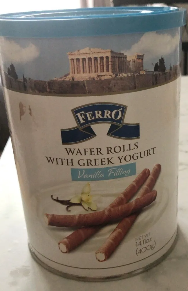 Wafer rolls with greek yogurt