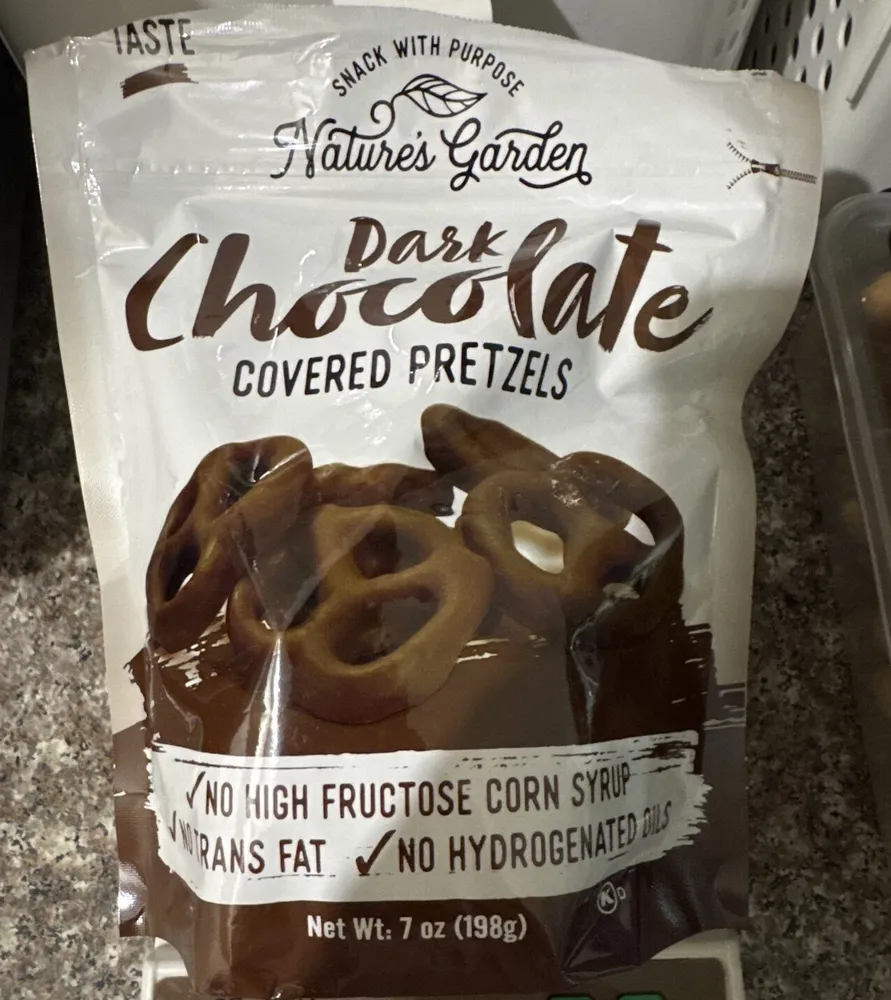Dark chocolate pretzels
