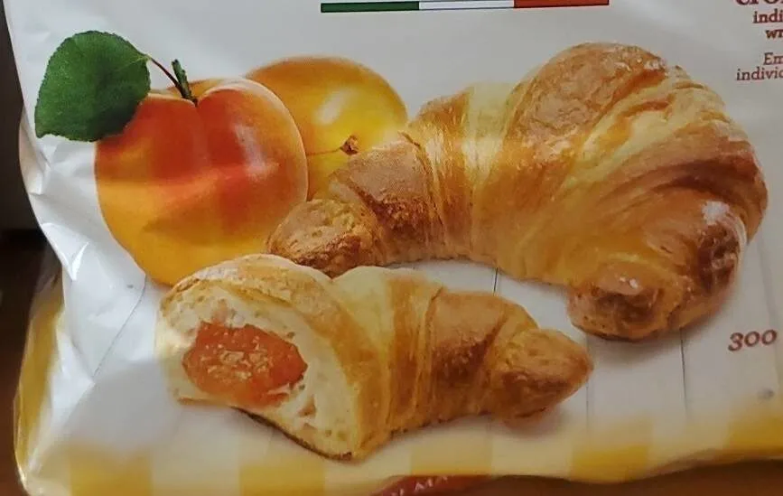 Apricot croissant
