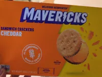 Sandwich crackers cheddar