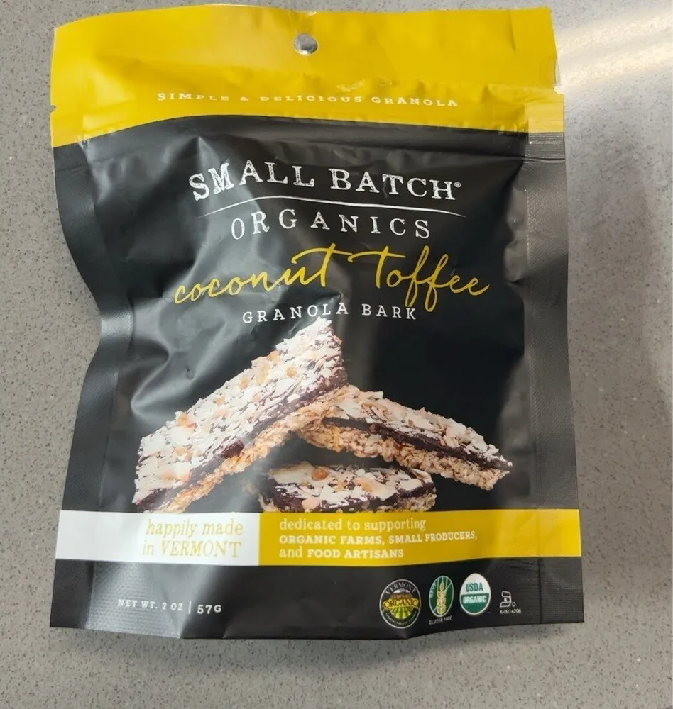 Coconut toffee granola bar